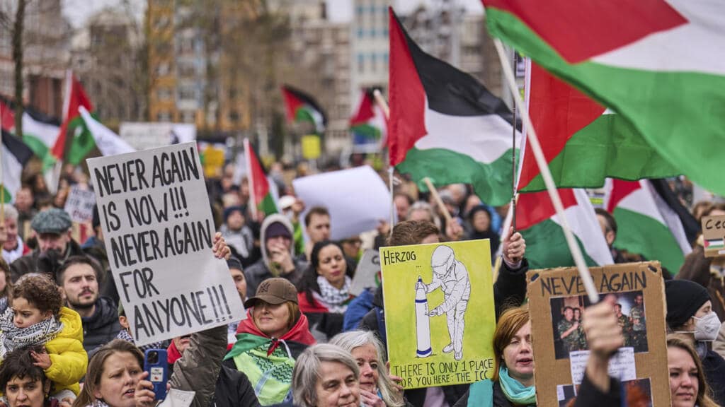 , Informations françaises: l’inauguration du musée de l’Holocauste perturbée par des manifestations pro-palestiniennes